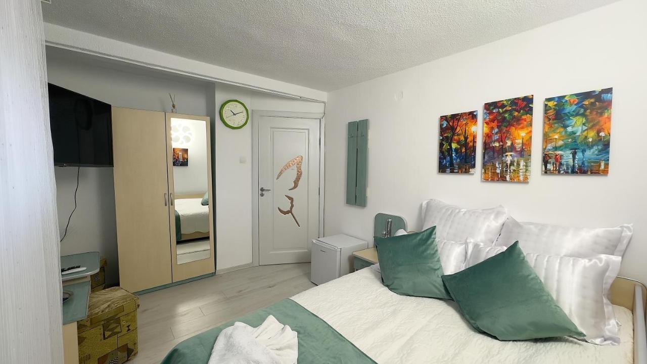 Casa Mina Hotell Buşteni Exteriör bild