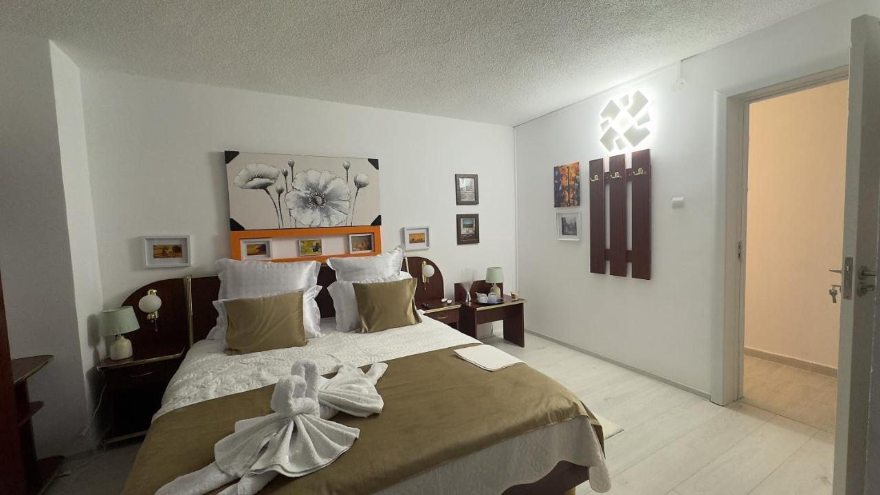 Casa Mina Hotell Buşteni Exteriör bild