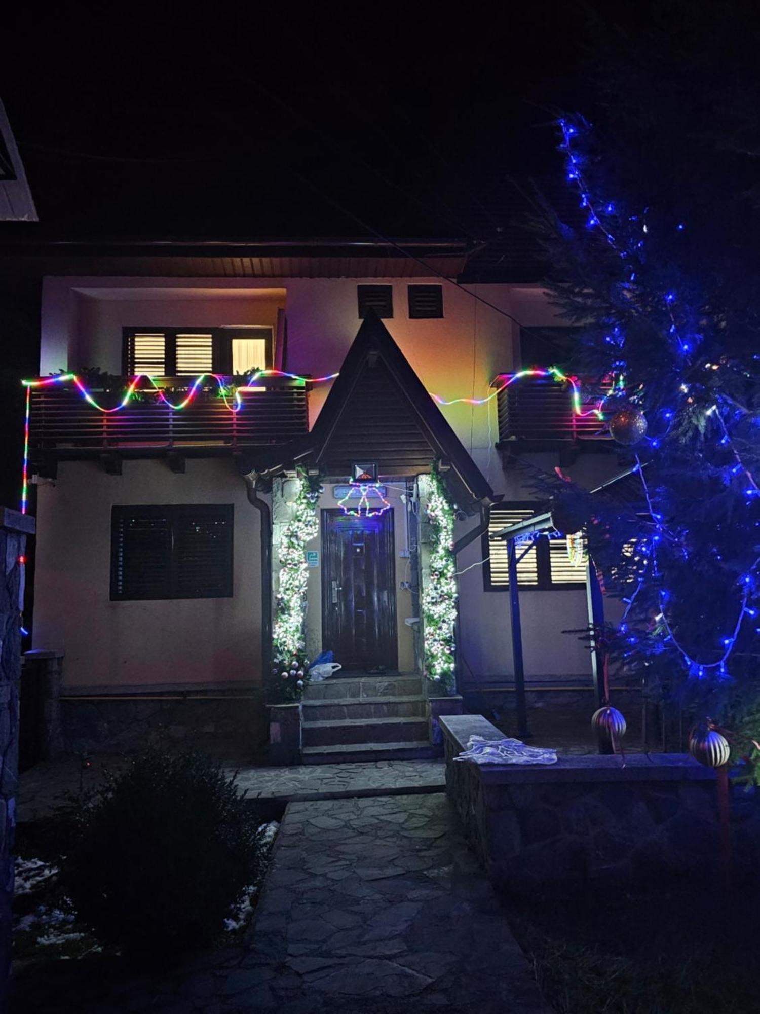 Casa Mina Hotell Buşteni Exteriör bild