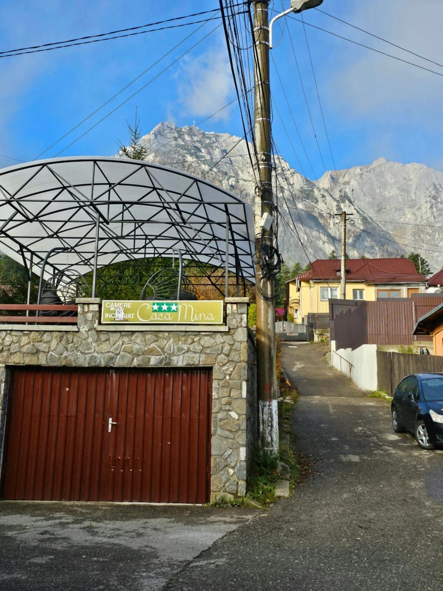 Casa Mina Hotell Buşteni Exteriör bild
