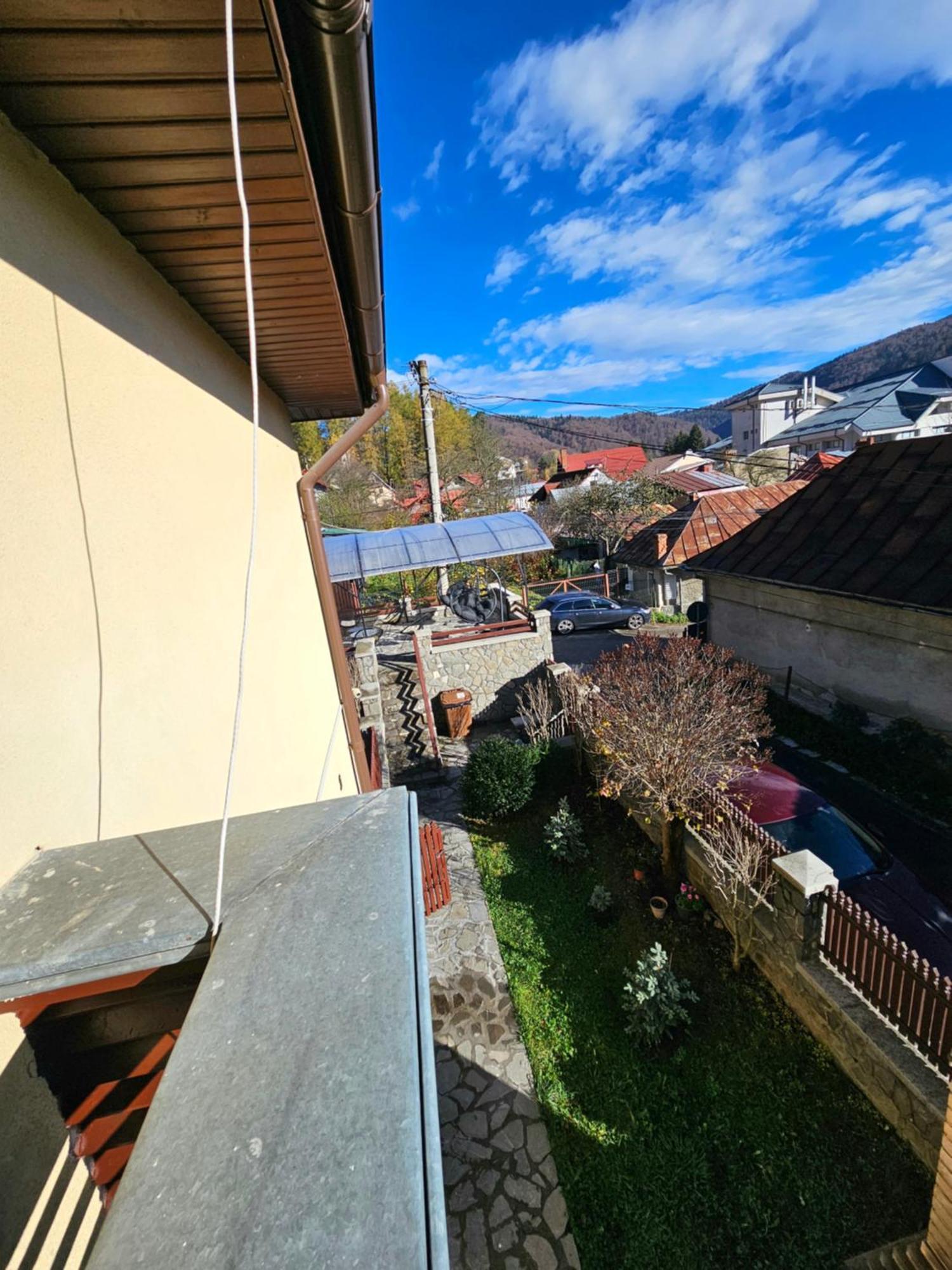 Casa Mina Hotell Buşteni Exteriör bild